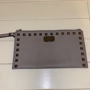 MICHEAL KORS Large Grey Studded Wristlet